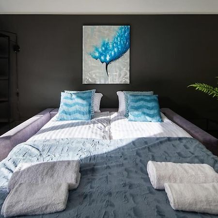 Modern Apt Next To Train Station Krakow Bagian luar foto